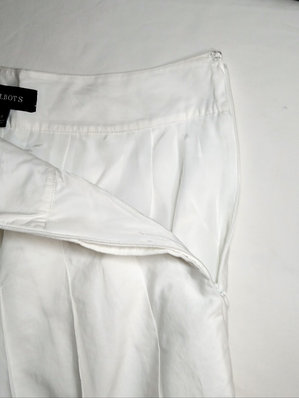 Talbots Size 6 Skirt Bell Pleated  Lined Side Slit and Zipper Black White Floral - Picture 7 of 13